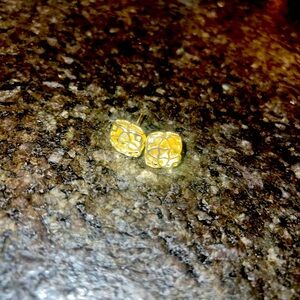 Kendra Scott Stud earrings